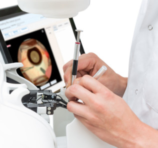 HelpMeSee Cataract Surgery Simulator